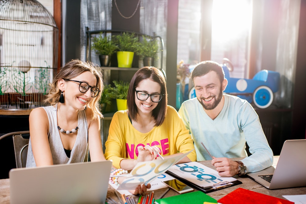 Travailler à l'étranger pour un employeur français : opportunités et défis