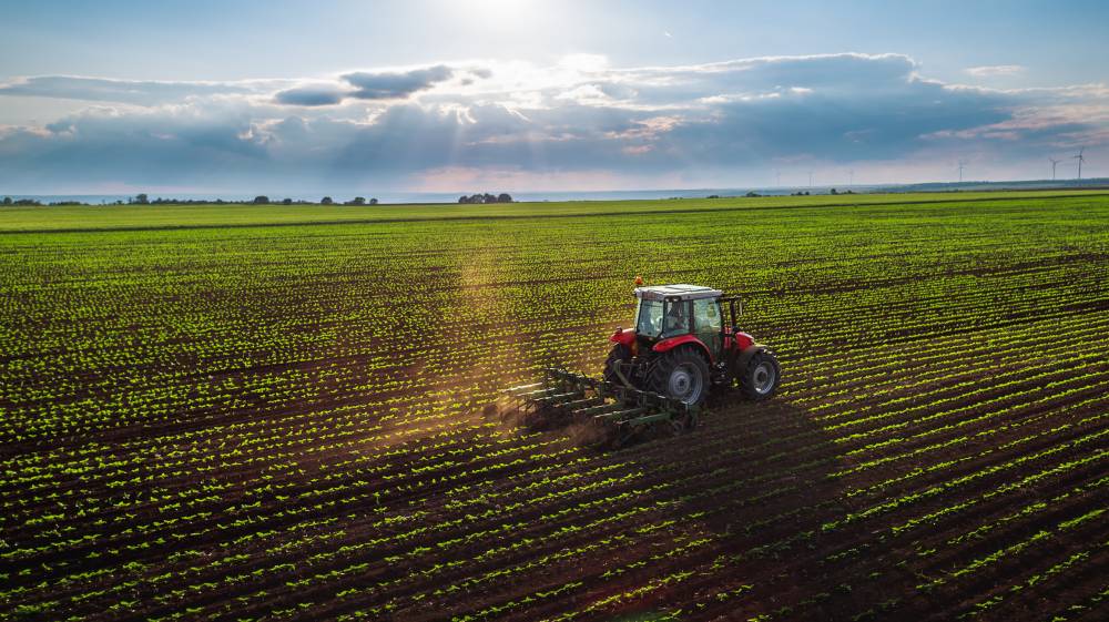 Ce que la loi impose vraiment pour le travailleur isolé en agriculture